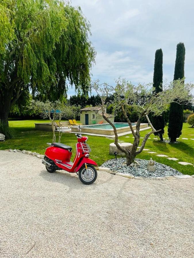 Bed and Breakfast Mas Des Muses LʼIsle-sur-la-Sorgue Esterno foto